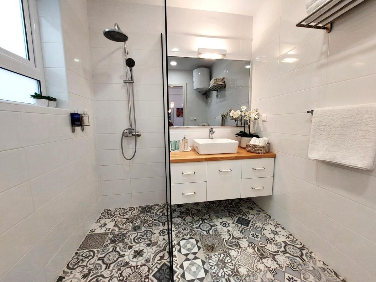 Aay- Best Corfu Town & Sea Apart 2Bedroom Renovated + Lift / Comfy&Design+Wifi المظهر الخارجي الصورة